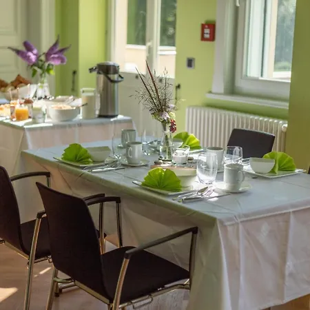 Hotel Familienhotel Schloss Leizen Bioverpflegung Leizen