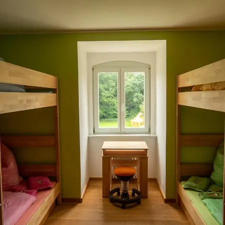 Hotel Familienhotel Schloss Leizen Bioverpflegung 4*