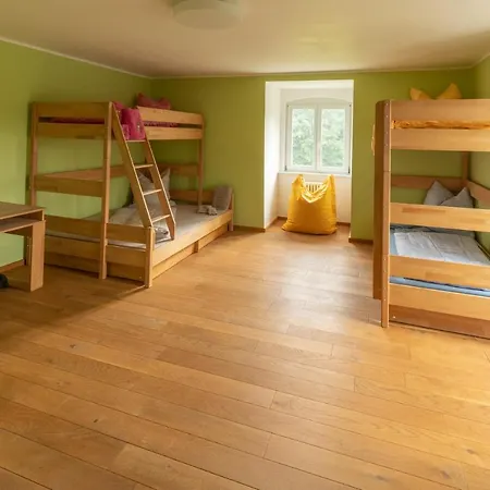 Familienhotel Schloss Leizen Bioverpflegung Hotel 4*