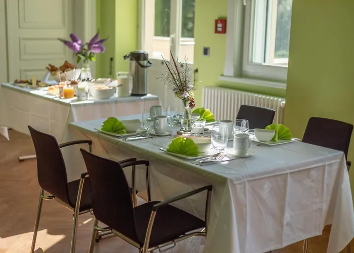 Hotel Familienhotel Schloss Leizen Bioverpflegung Leizen