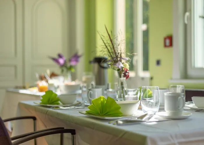 Hotel Familienhotel Schloss Leizen Bioverpflegung Leizen