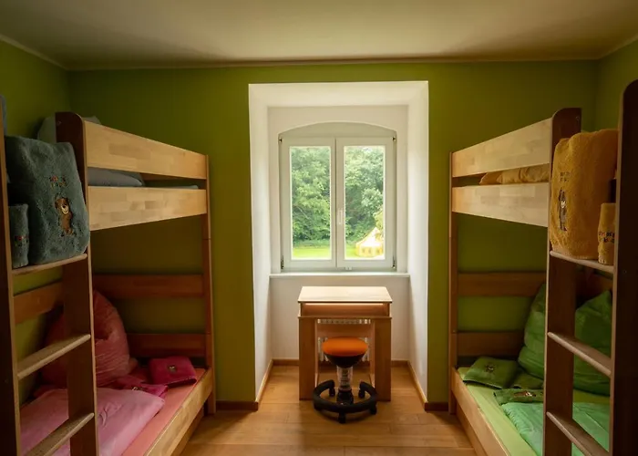 Hotel Familienhotel Schloss Leizen Bioverpflegung 4*