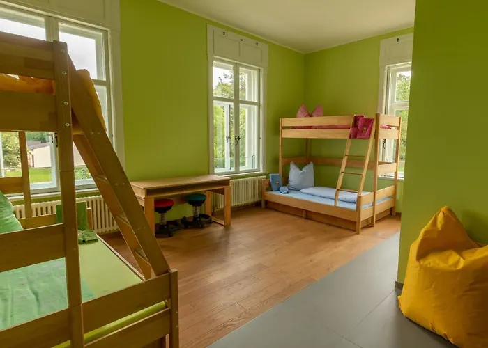 Hotel Familienhotel Schloss Leizen Bioverpflegung Leizen