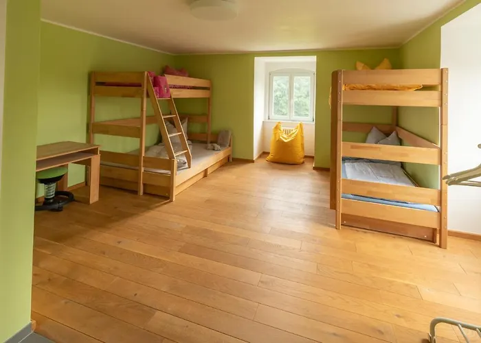 Familienhotel Schloss Leizen Bioverpflegung Hotel 4*